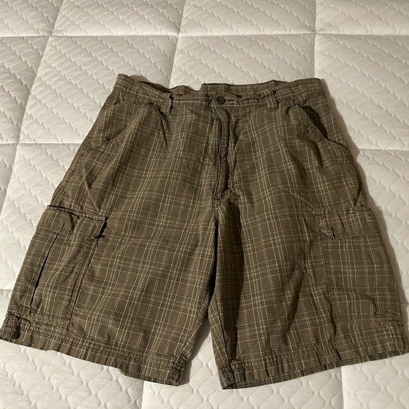 Wrangler plaid men’s shorts size 34 - Picture 1 of 6